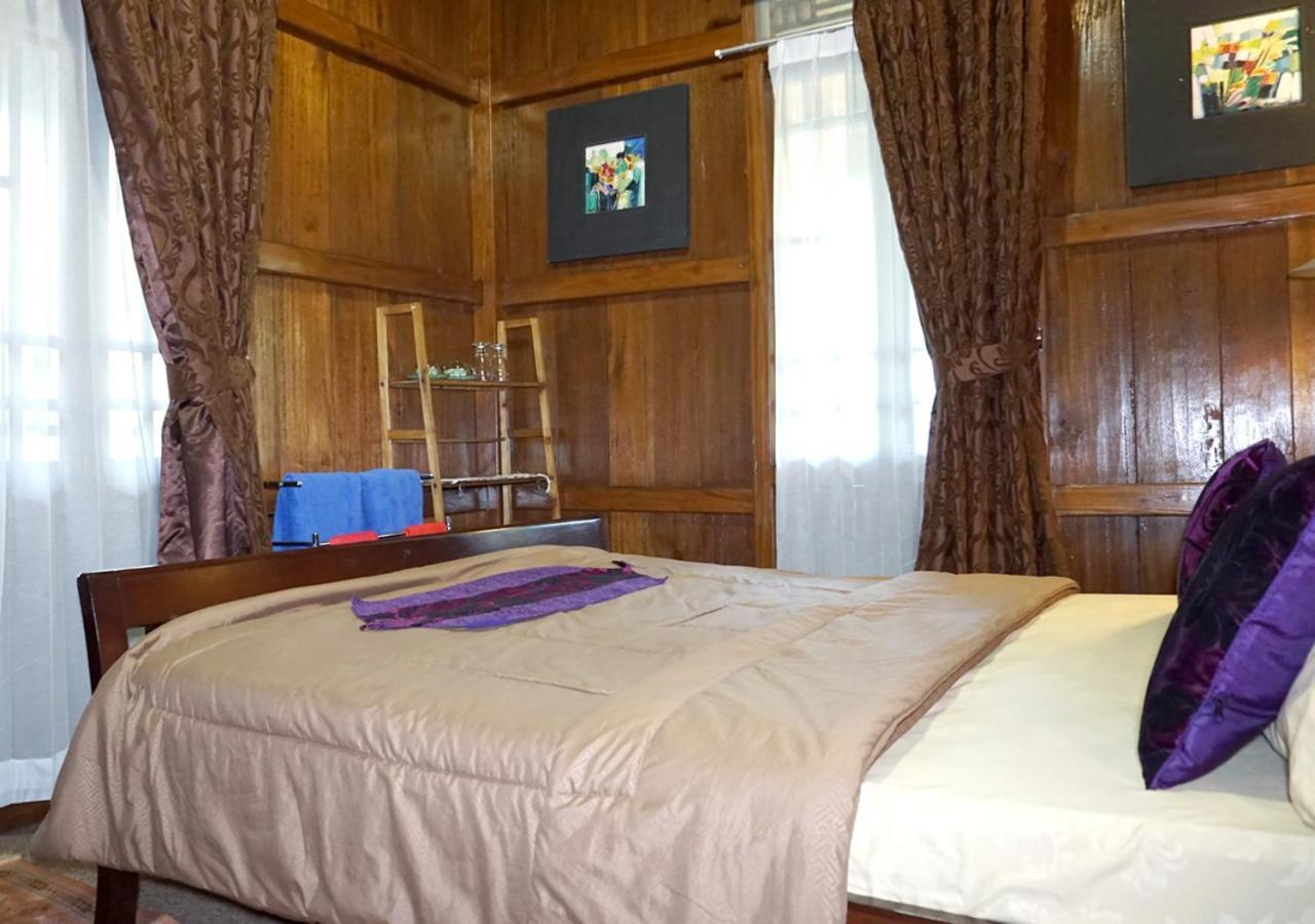 Badjoeri Ethnic Wooden Homestay Bandung Exteriör bild