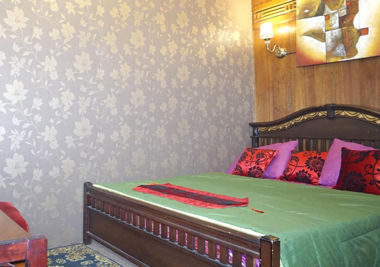 Badjoeri Ethnic Wooden Homestay Bandung Exteriör bild
