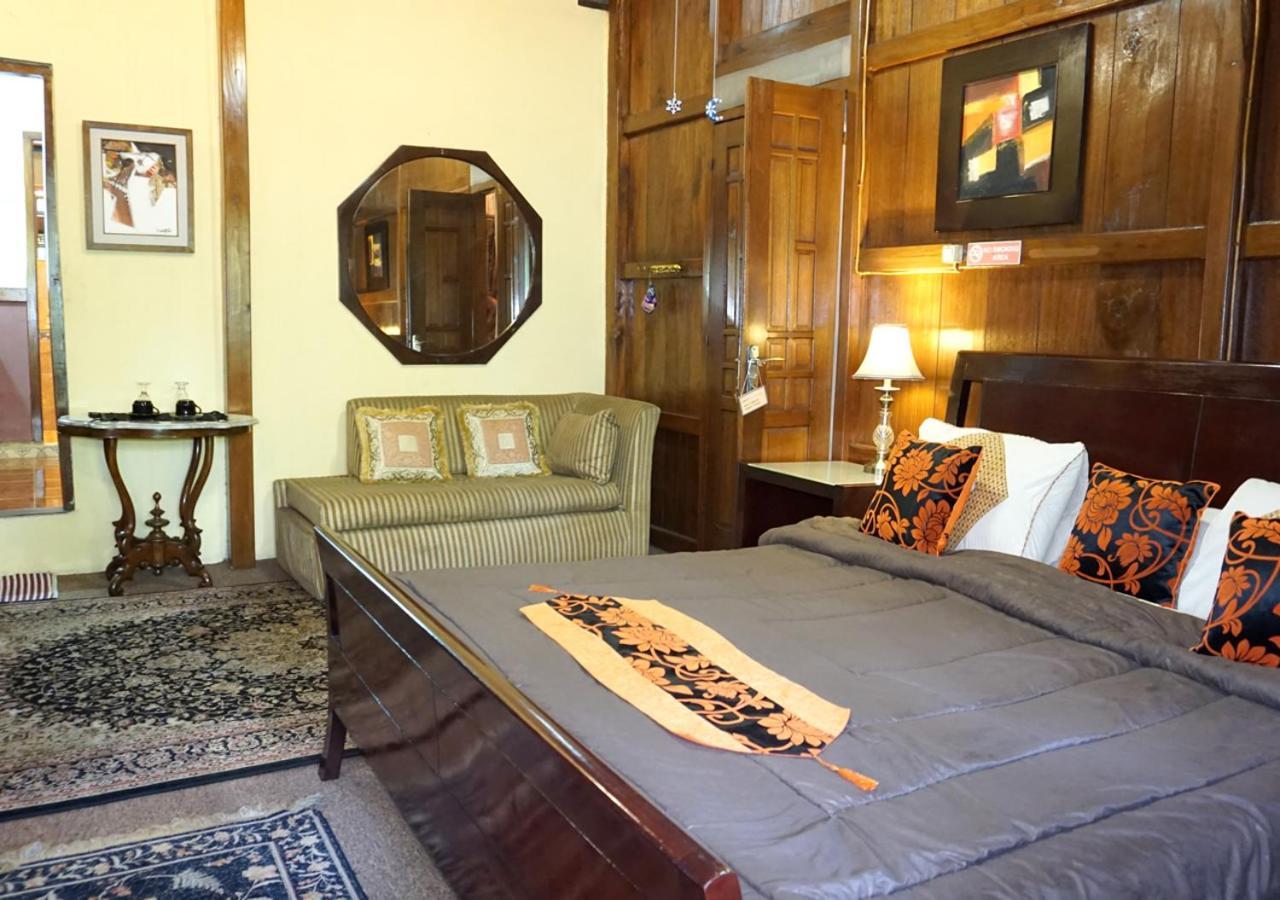 Badjoeri Ethnic Wooden Homestay Bandung Exteriör bild