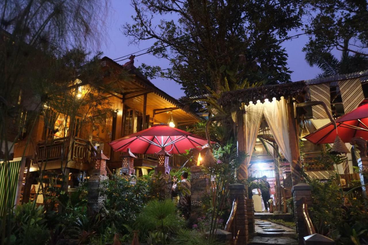 Badjoeri Ethnic Wooden Homestay Bandung Exteriör bild