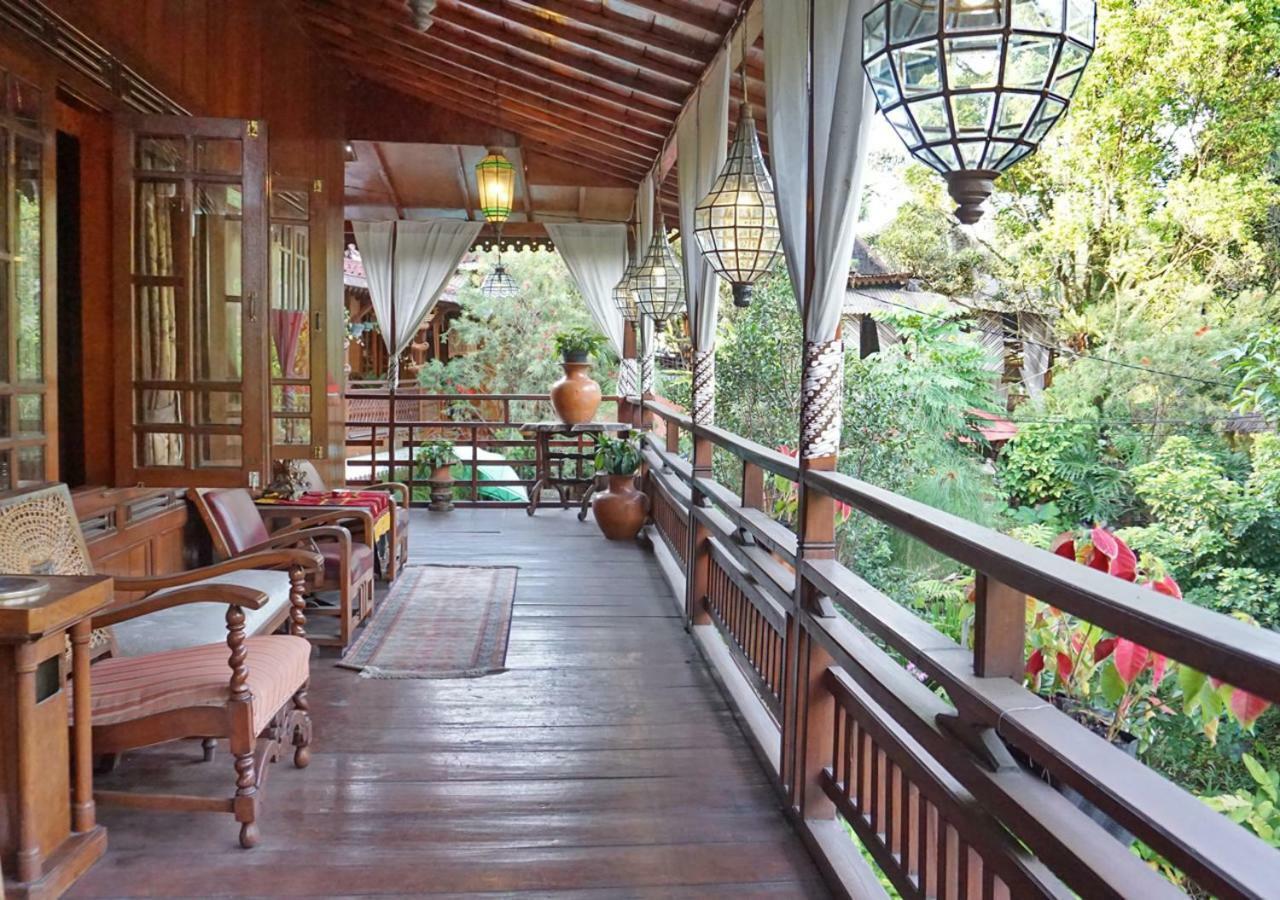 Badjoeri Ethnic Wooden Homestay Bandung Exteriör bild