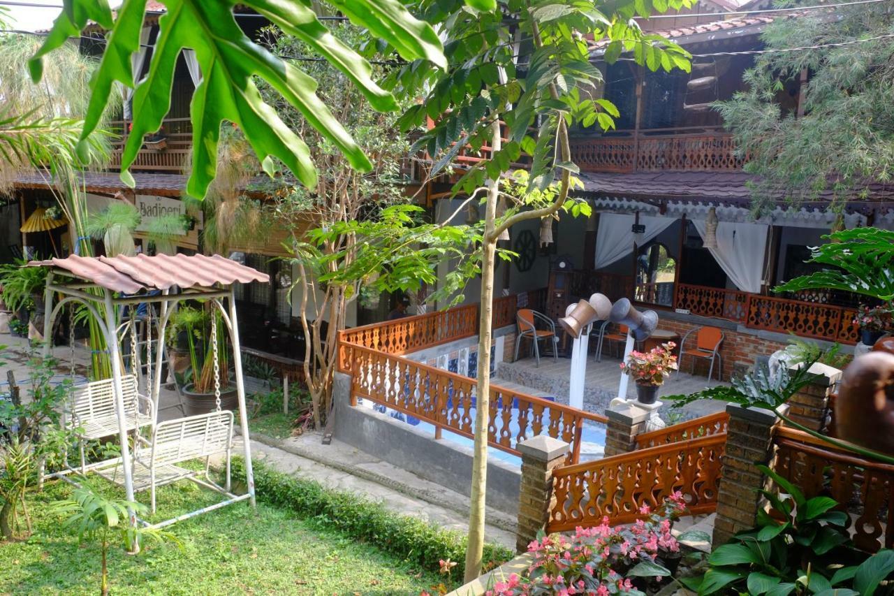Badjoeri Ethnic Wooden Homestay Bandung Exteriör bild
