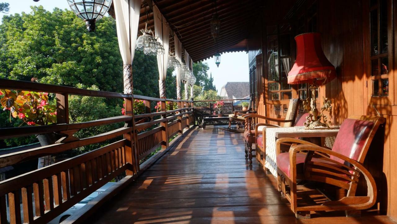 Badjoeri Ethnic Wooden Homestay Bandung Exteriör bild