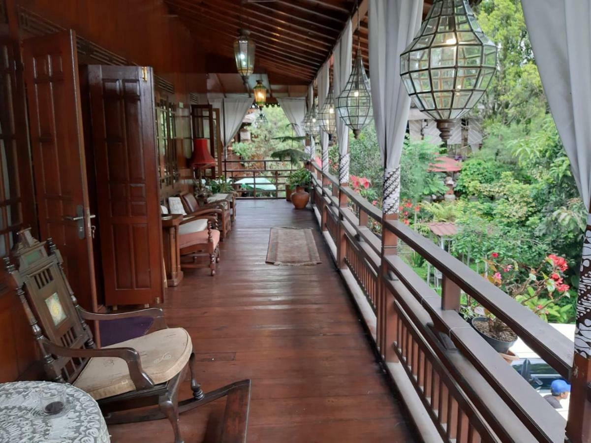 Badjoeri Ethnic Wooden Homestay Bandung Exteriör bild